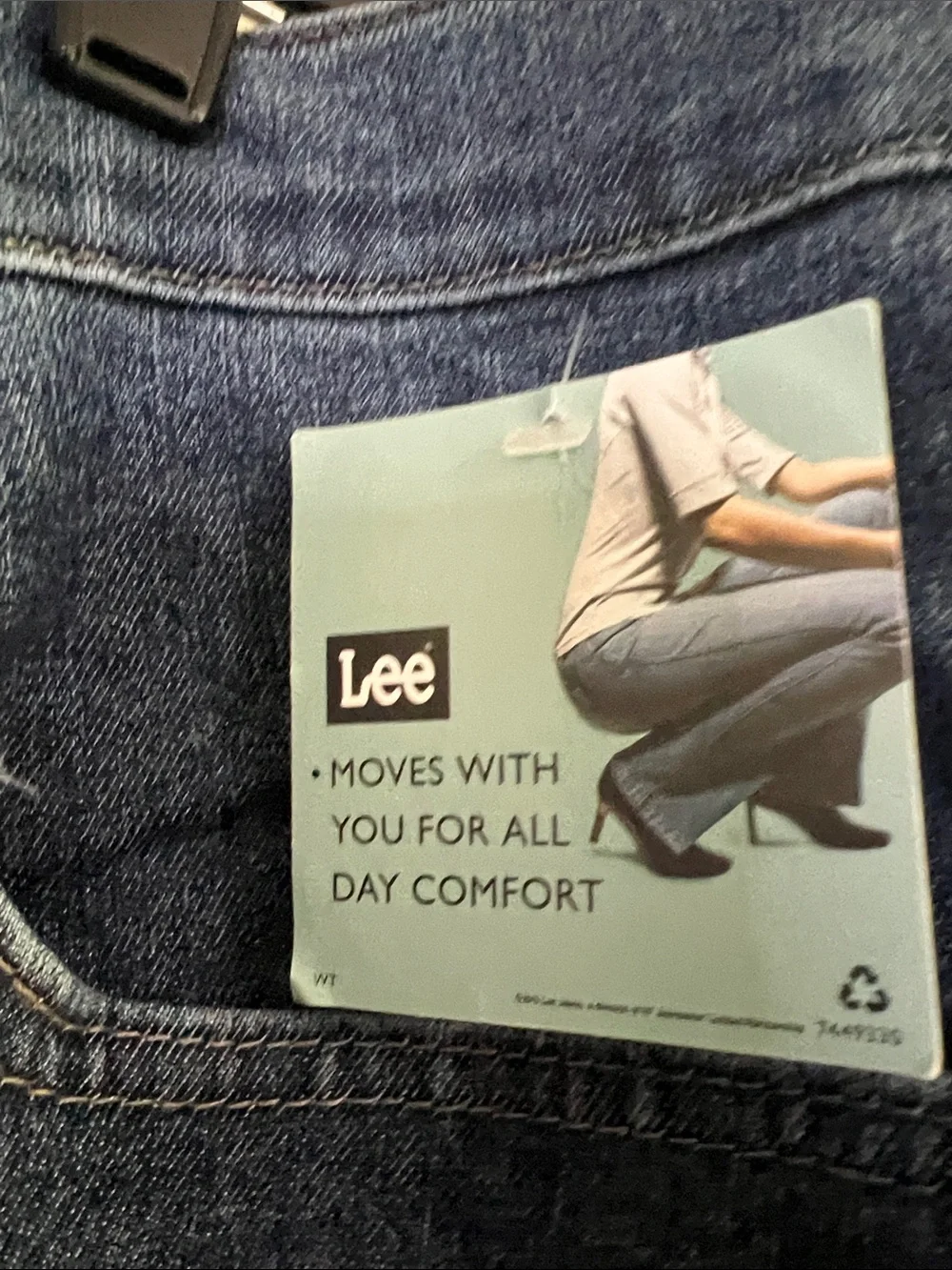 Lee Straight Leg Jeans in Dark Blue Denim - Picture 4 of 8